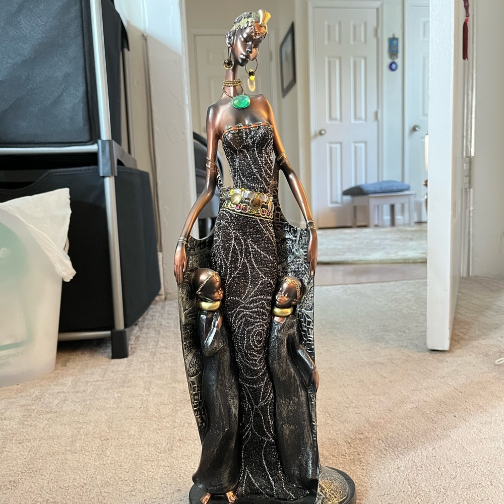 Beautiful African woman sculpture